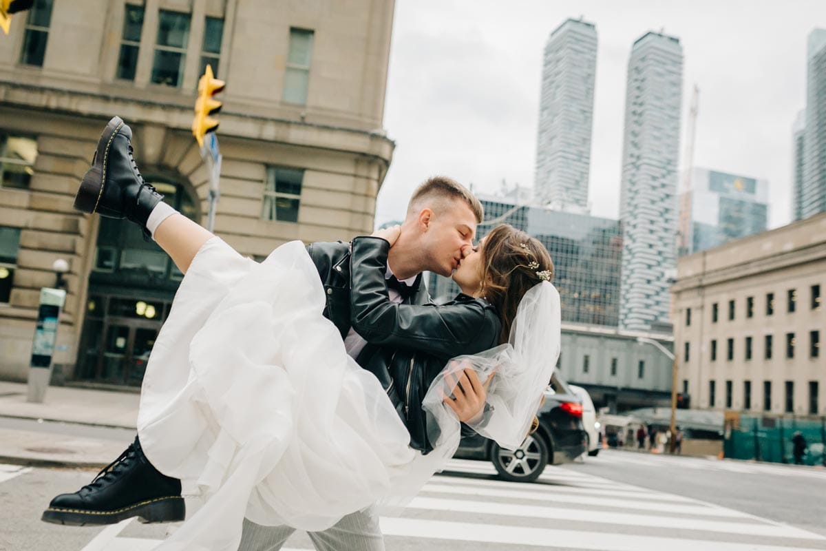 How to Choose the Right Wedding Photographer