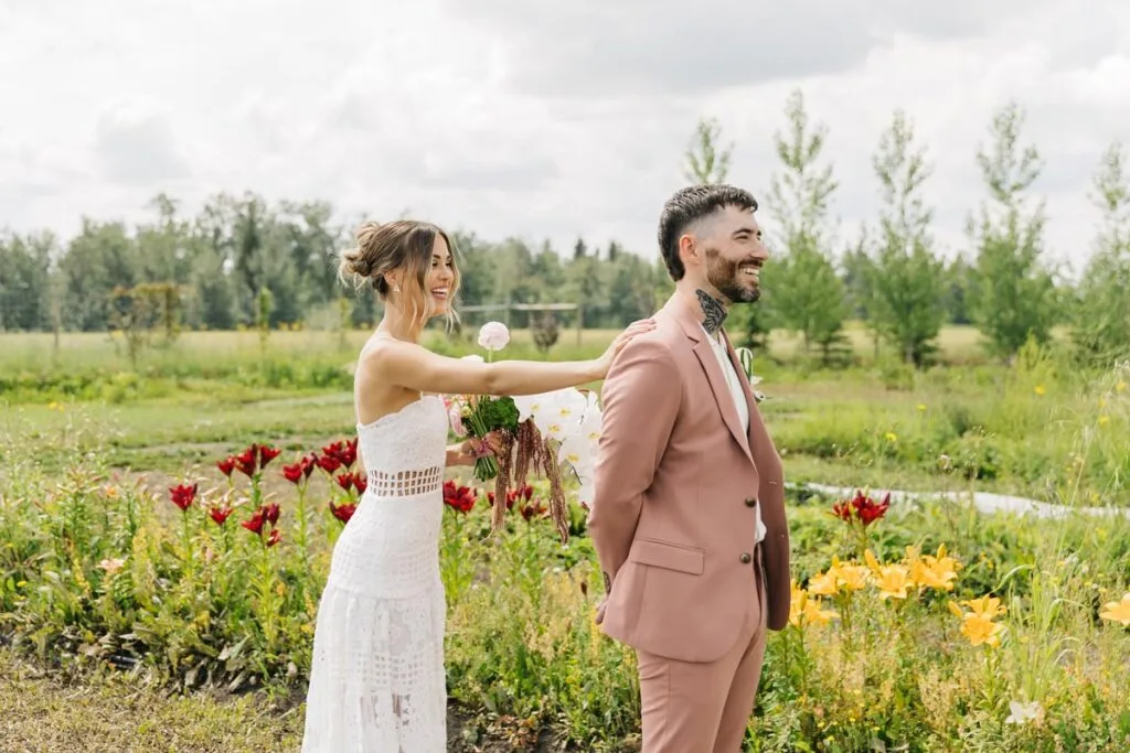 First Look vs. Traditional Ceremony: What to Choose for Your Edmonton Wedding?