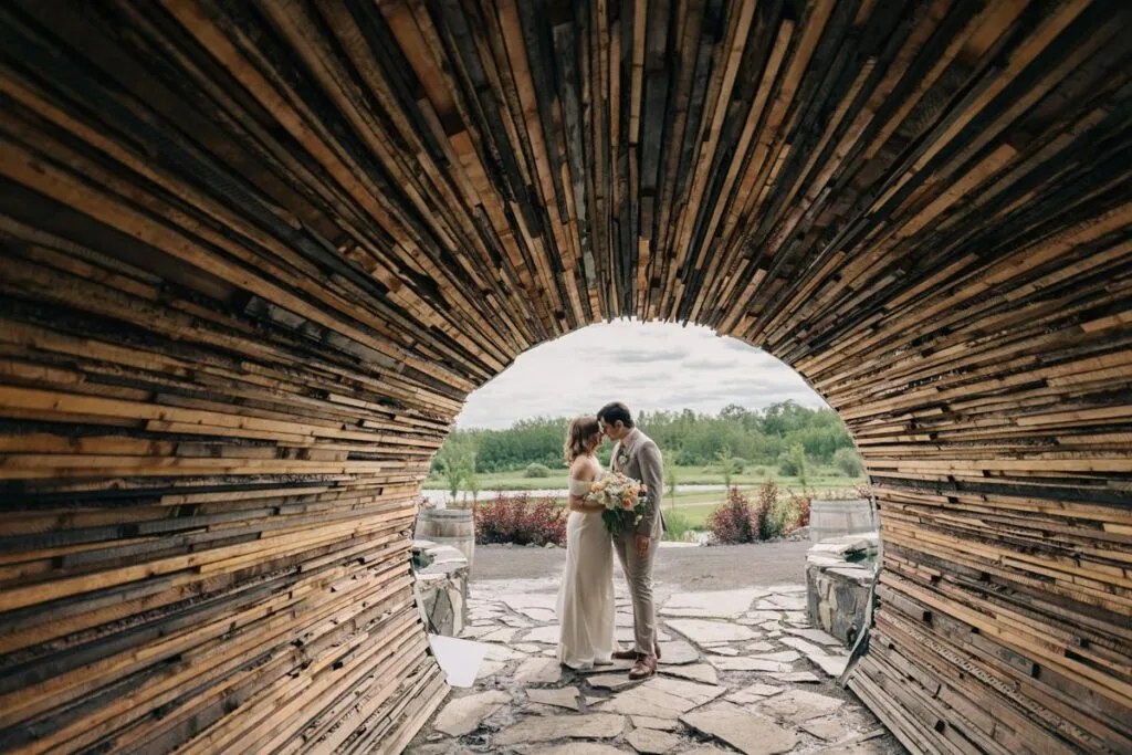 What Makes a Wedding Photo Timeless