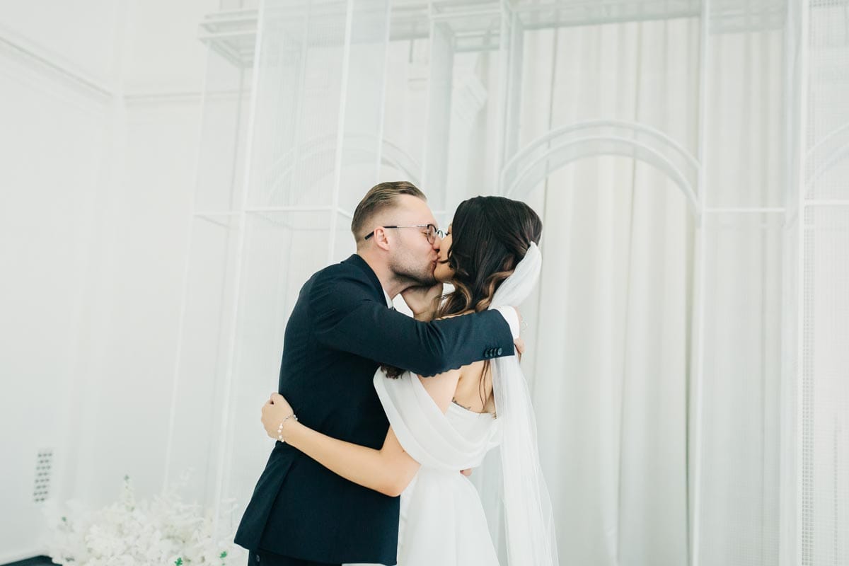 Why Real Emotions Make the Best Wedding Photos
